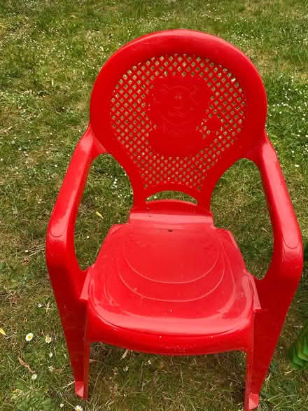 Photo of free Kids plastic Chairs x 6 (Horndon SS17) #3