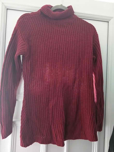 Photo of free Red jumper (IG6 3s) #3