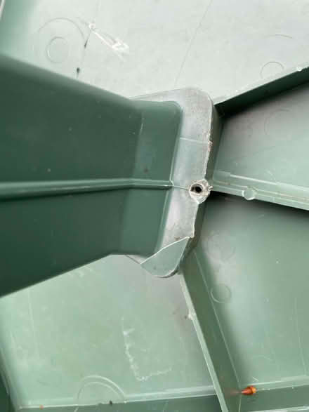 Photo of free Used plastic oval garden table (Crystal Palace SE19) #4