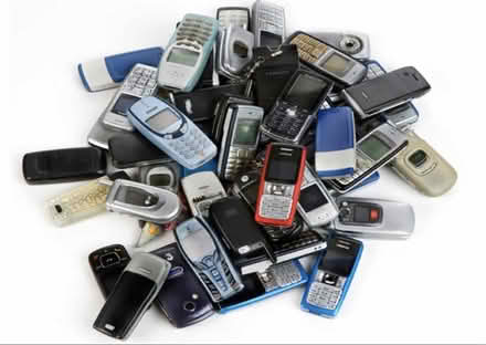 Photo of Old mobile phones (Threemilestone Truro) #1