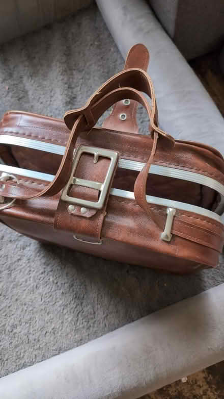 Photo of free Small vintage suitcase (Kenilworth CV8) #2