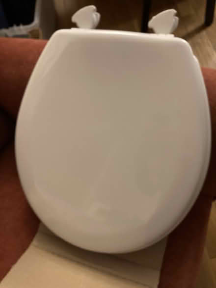 Photo of free Round toilet seat new, never used (Upper West Side) #2