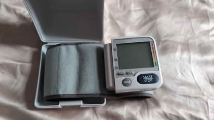 Photo of free Wrist blood pressure machine (RG1, reading) #1