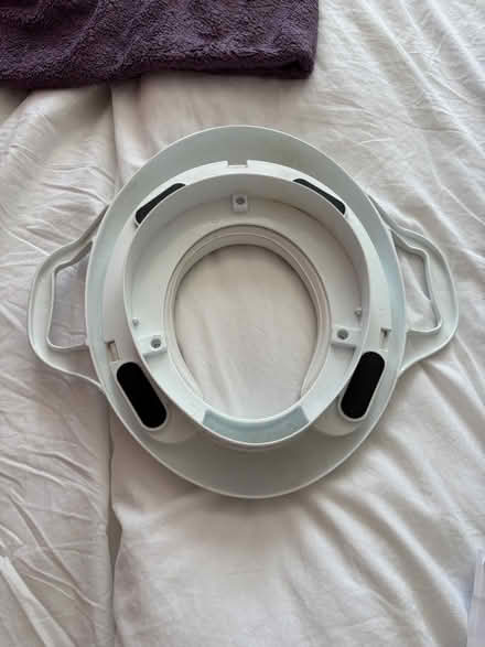 Photo of free Toilet training seat (Rainham ME8 8TB) #2