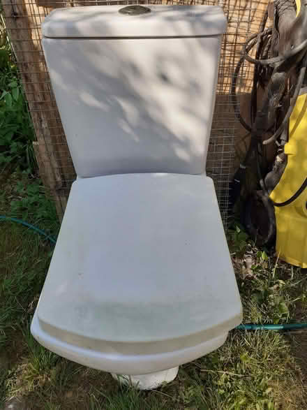 Photo of free Close coupled wc (Bowbridge GL5) #1
