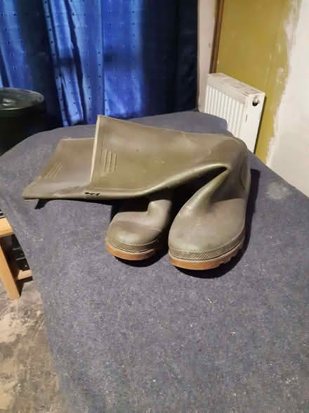 Photo of free UK size 10 Wellington Boots (Old Walcot SN3) #1