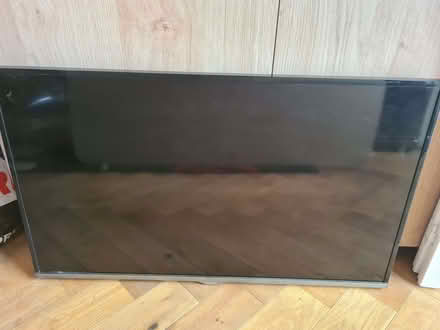 Photo of free 32in Samsung TV (Polegate BN26) #1