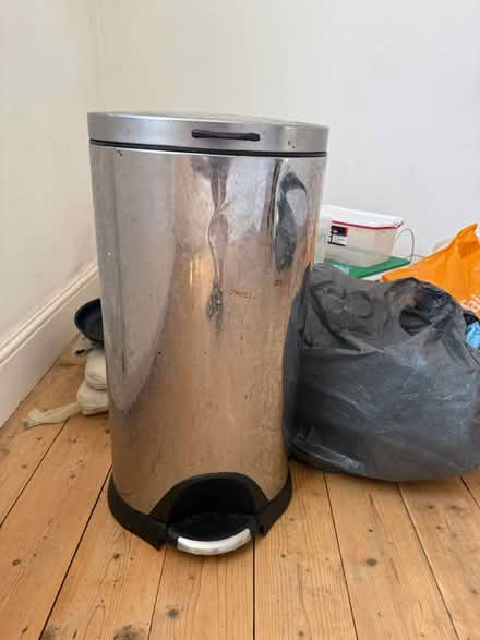 Photo of free Simple human used kitchen bin (N5 Highbury Barn) #1