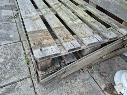 Photo of free Pallet bench (M41) #4