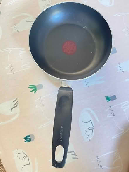 Photo of free Small Tefal Frying pan (Finchampstead RG40) #1