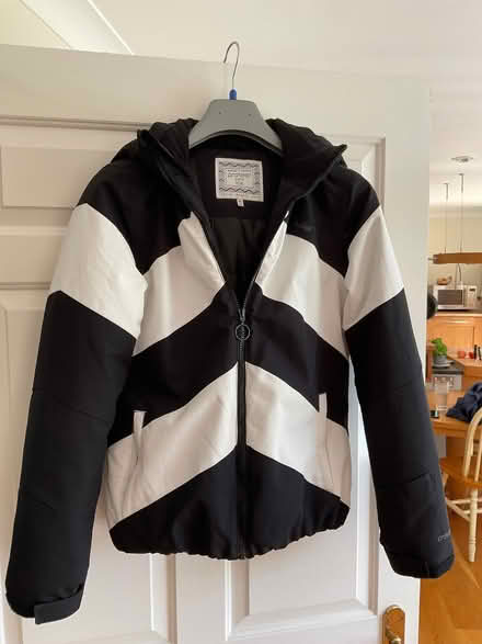 Photo of free Ladies ski jacket abt size 6-8 - Boro’ Green (Crouch TN15) #1