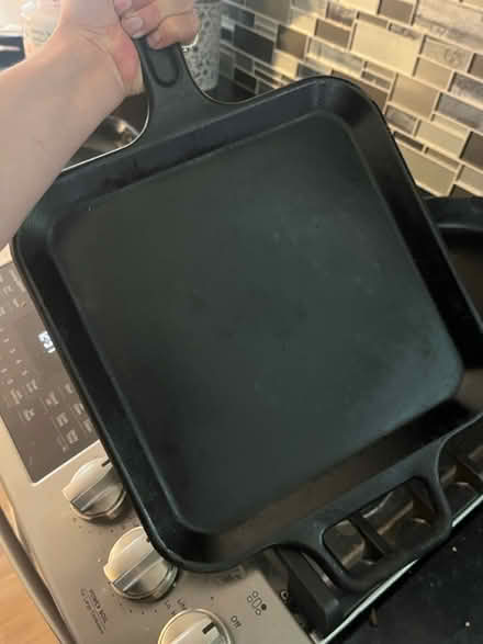 Photo of free Cast iron skillet (19809) #1