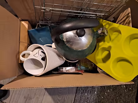 Photo of free Box of kitchen things for car booter (Fishermead MK6) #1