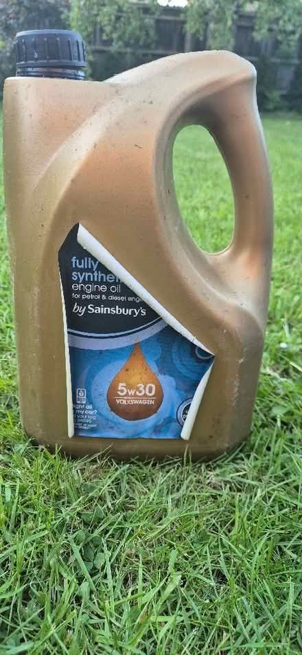 Photo of free 5w30 engine oil (Charlton OX12) #1