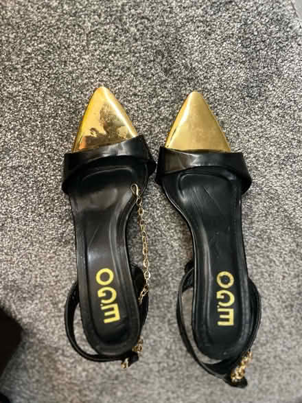 Photo of free Size 6 heels (Huntington WS12) #3