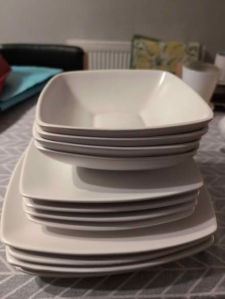 Photo of free Dinner, Side plates & Bowls (Saltney CH4) #1