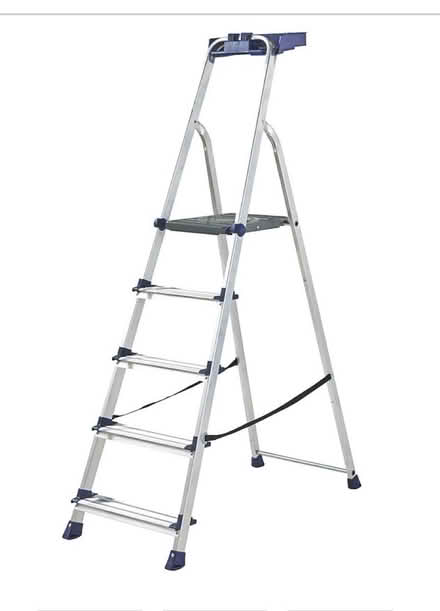 Photo of 5 or 6 step step ladder (South Norwood SE25) #1
