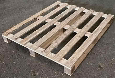 Photo of Wooden pallet (Freehold LA1) #1