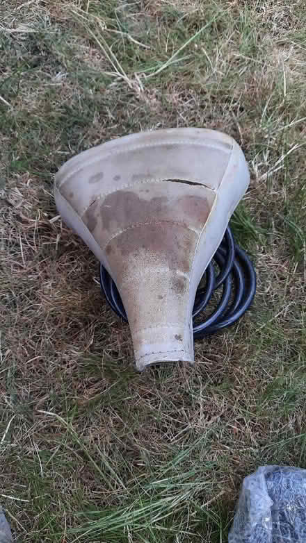Photo of free Vintage cycle seat (Abbey Wood SE2) #1