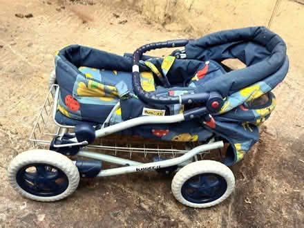 Photo of free Baby/child's folding pushchair (Pinkneys Green SL6) #4