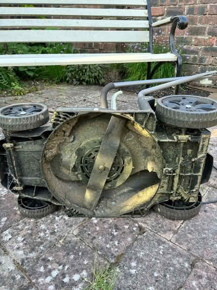 Photo of free Electric lawn mower (Saint Ninians FK7) #3