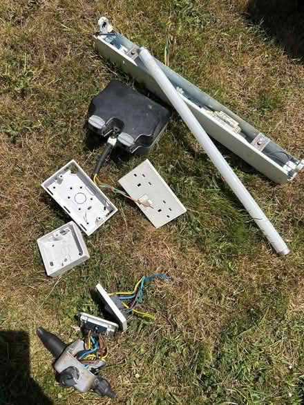 Photo of free Random collection of electrical plugs and lights (Coney Hall BR4) #1