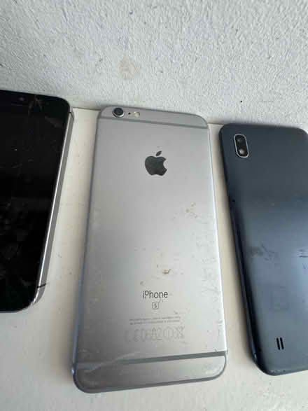 Photo of free Old Mobile phones (SE4) #2