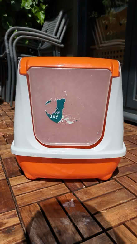 Photo of free Covered litter tray (Kessingland NR33) #2