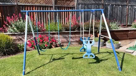 Photo of free swing set (Rohnert Park G Section) #1