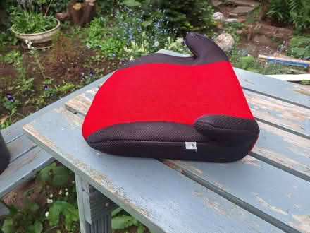 Photo of free child seat booster (DE15 0DD) #2