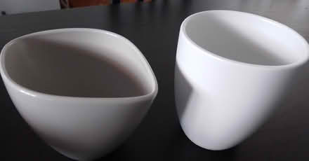 Photo of free 2 ceramic plant pots (CV2) #1
