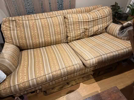 Photo of free Sofa (OX7 3QP) #1