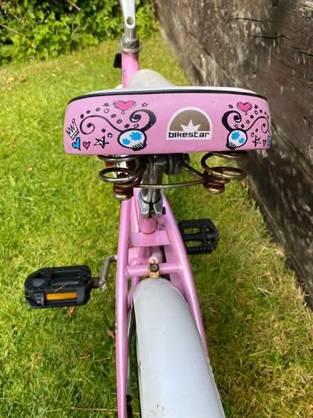 Photo of free Girls Bike Age 4-7 approx (Hinchley Wood KT10) #1