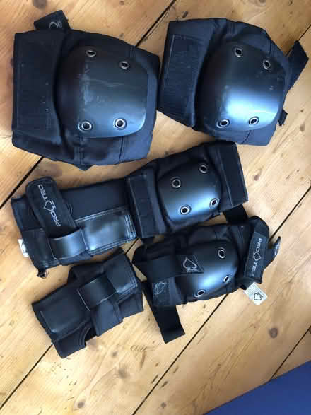 Photo of free Children’s Skateboarding protection pads (Bear Flat) #1