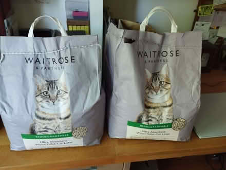 Photo of free A bag-and-a-half of Waitrose wood pellet cat litter (Thorney Leys OX28) #1