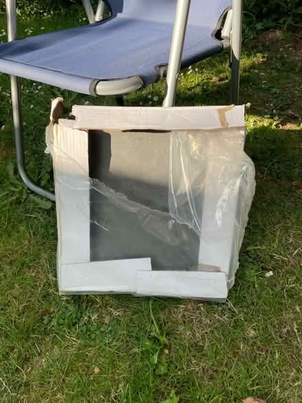 Photo of free Six 33 x 33cm ceramic tiles (University Area RG1) #2