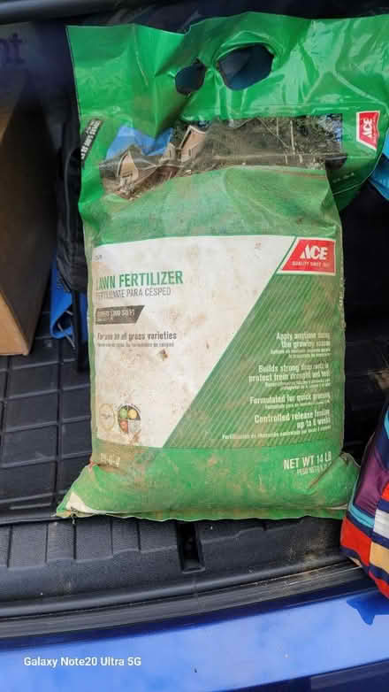 Photo of free Lawn fertilizer (Kensington) #1