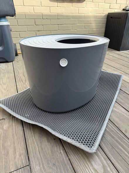 Photo of free Cat Litter Box - Deep sides (Oxted RH8) #2