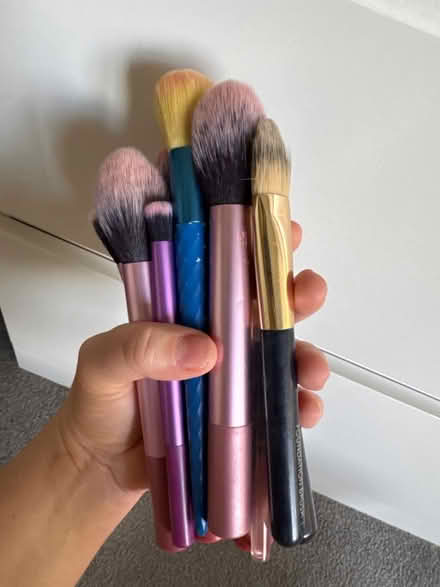 Photo of free Make up brushes (Church RG2) #1