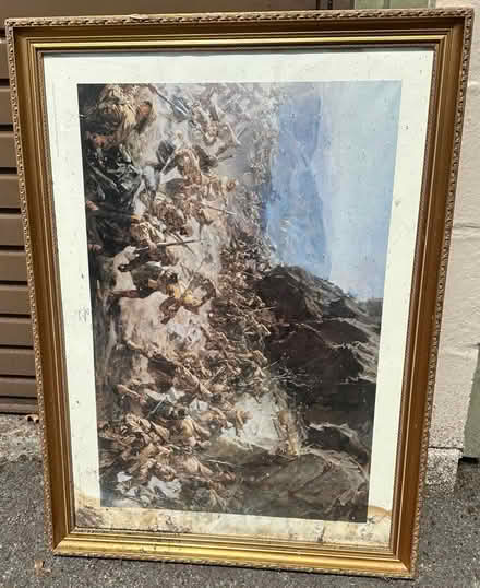 Photo of free Gilt coloured picture frame (Eynsham OX29) #1