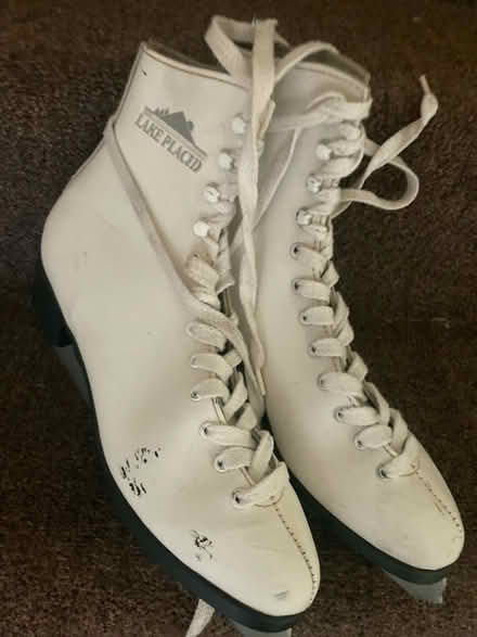 Photo of free Women’s size 9 figure skates (Glenside) #1