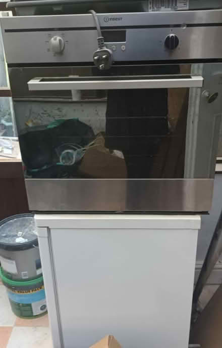 Photo of free Electric oven (Purleyway croydon) #1