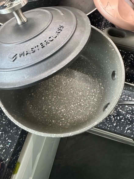 Photo of free Pans and Saucepans (East dulwich SE22) #3