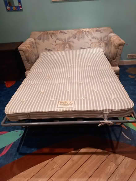 Photo of free Double Sofa Bed (Leatherhead KT22) #4