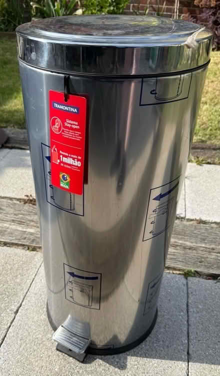 Photo of free Large metal pedal bin (Chipping Barnet EN5) #1