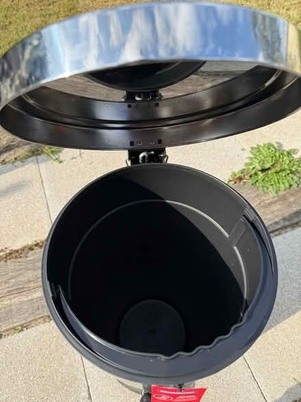 Photo of free Large metal pedal bin (Chipping Barnet EN5) #2