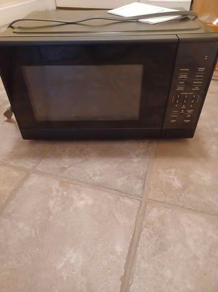 Photo of free New microwave (South Baltimore) #2