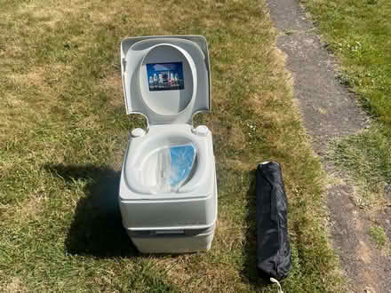 Photo of free Camping toilet and toilet tent (Caldicot NP26) #1