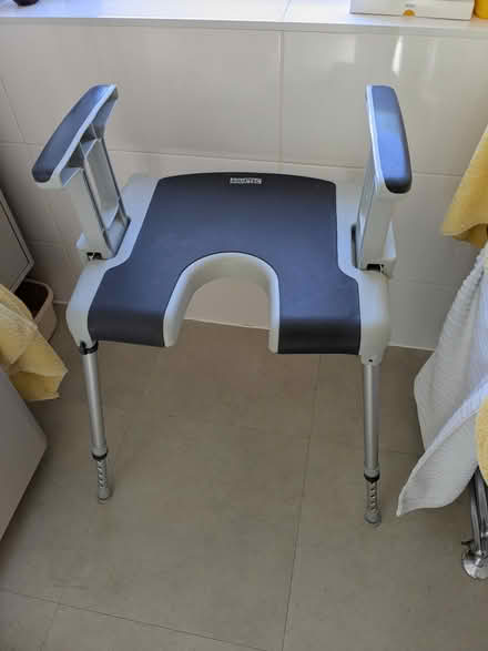 Photo of free Shower Seat (BR2 Bromley Common) #1