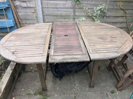 Photo of free Extendable garden table (Hackbridge) #1
